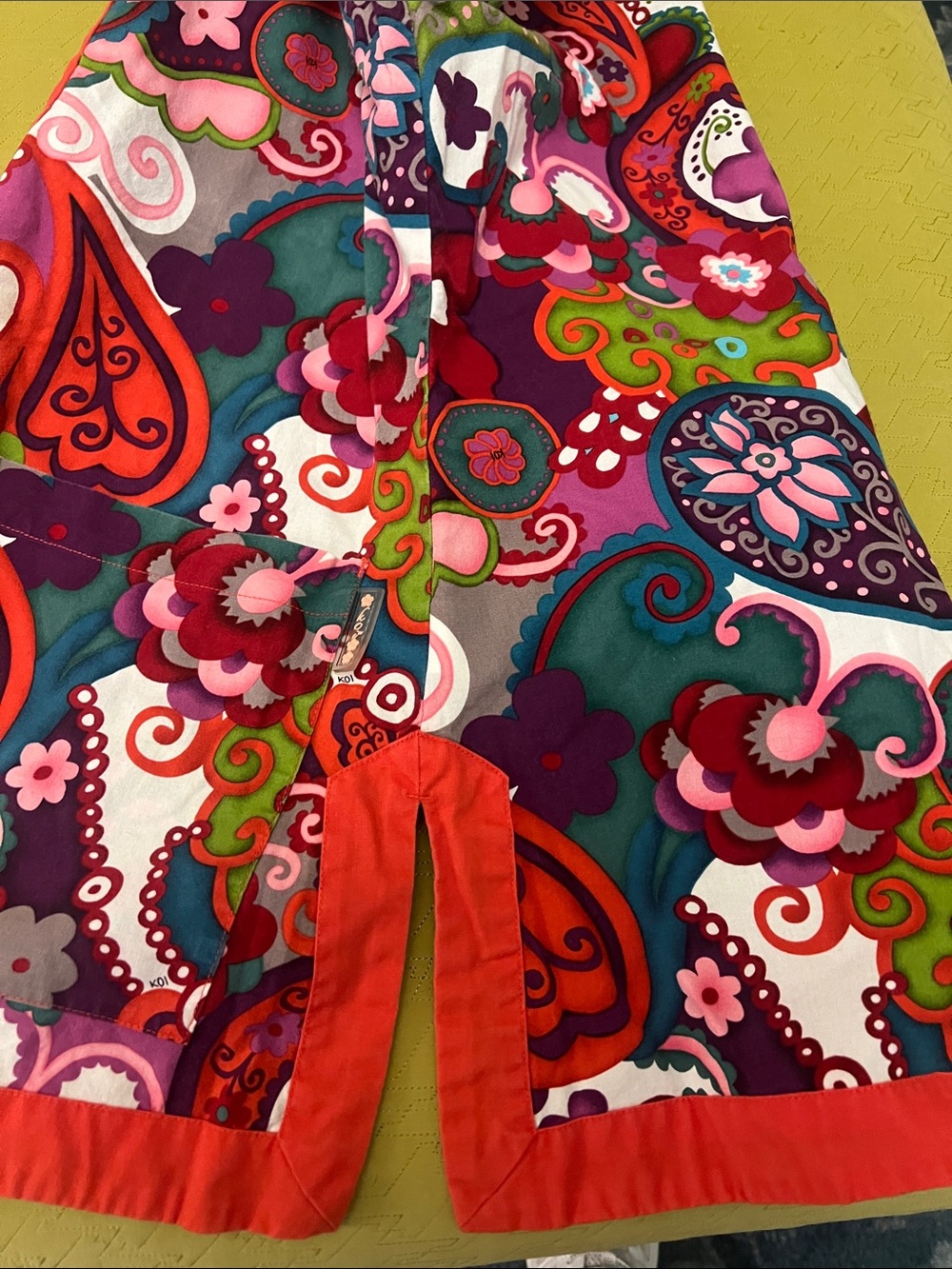 Women’s Orange/Red Multicolor Paisley Scrub Top - Picture 4 of 6
